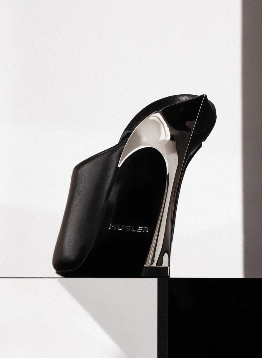 MUGLER Black leather Fang 95 mules