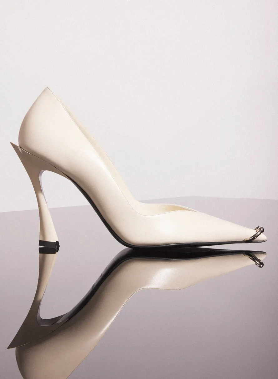 MUGLER ivory leather piercing fang 95 pump