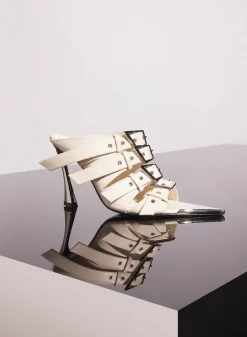 MUGLER ivory shiny leather buckled fang 95 sandals